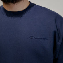 画像をギャラリービューアに読み込む, CHAMPION - CREW NECK SWEATSHIRT - NAVY -
